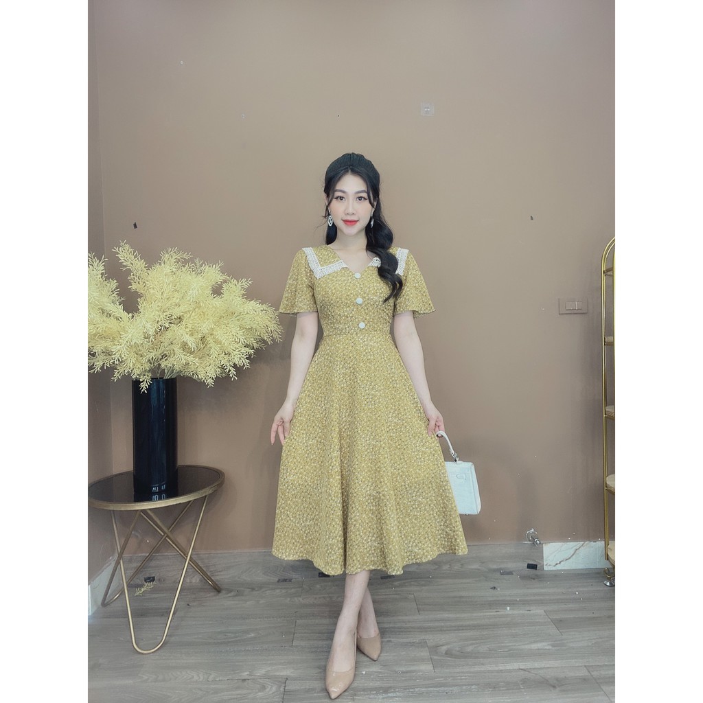 [Mã SKAMA06 giảm 8% tối đa 50K đơn 250K] XẢ- Váy cổ sen kê ren đính cúc giữa -8567 | BigBuy360 - bigbuy360.vn