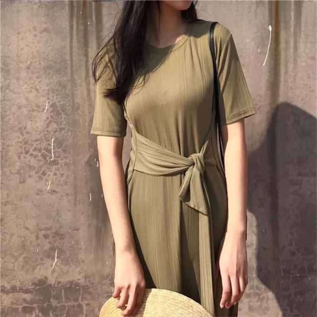 Váy xoắn eo