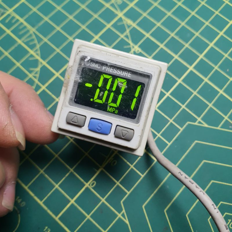 Đồng hồ SMC cảm biến áp suất dương 1Mpa 10kg