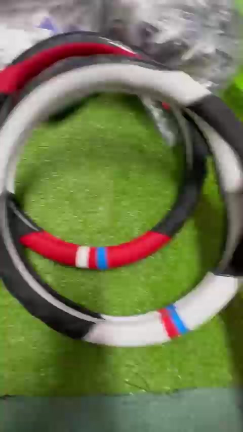 Bọc vô lăng ô tô 3 sọc thể thao - da xịn vân carbon phối da nhiều màu  phù hợp với size 38cm cho xe hơi 4 đến 7 chỗ | BigBuy360 - bigbuy360.vn