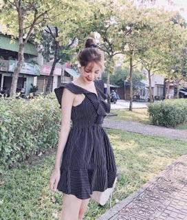 Đầm cánh tiên
