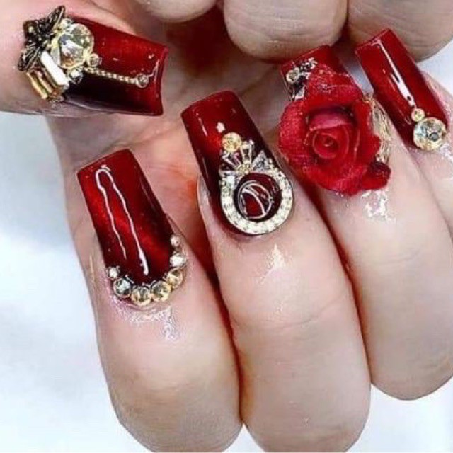 Nailbox Nuna móng úp thiết kế móng tay giả đính charm đá hoa bột hoành tráng siêu sang chảnh. inbox tư vấn. có now ship