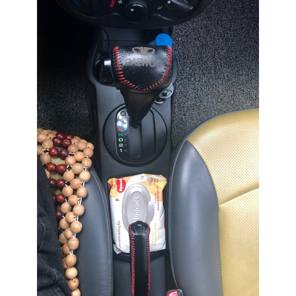 Bọc cần số phanh tay Daewoo Matiz các đời xe số tự động bằng da bò thật khâu tay thủ công mẫu thiết kế mới nhất