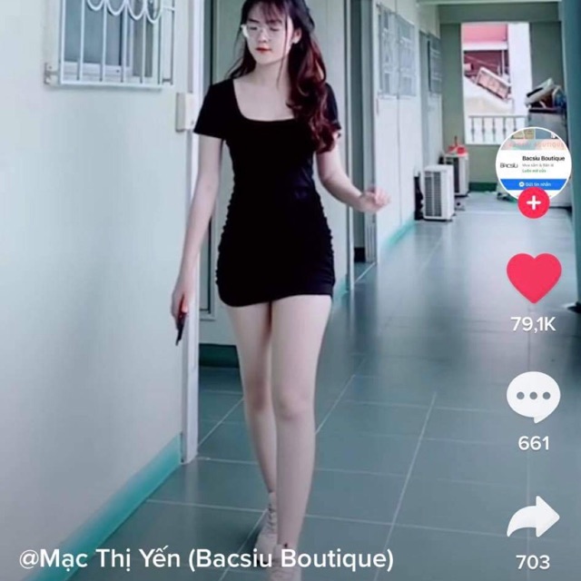 Váy body cổ vuông
