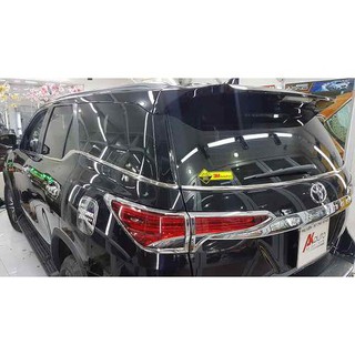 Nẹp viền chân kính Fortuner 2017-2019