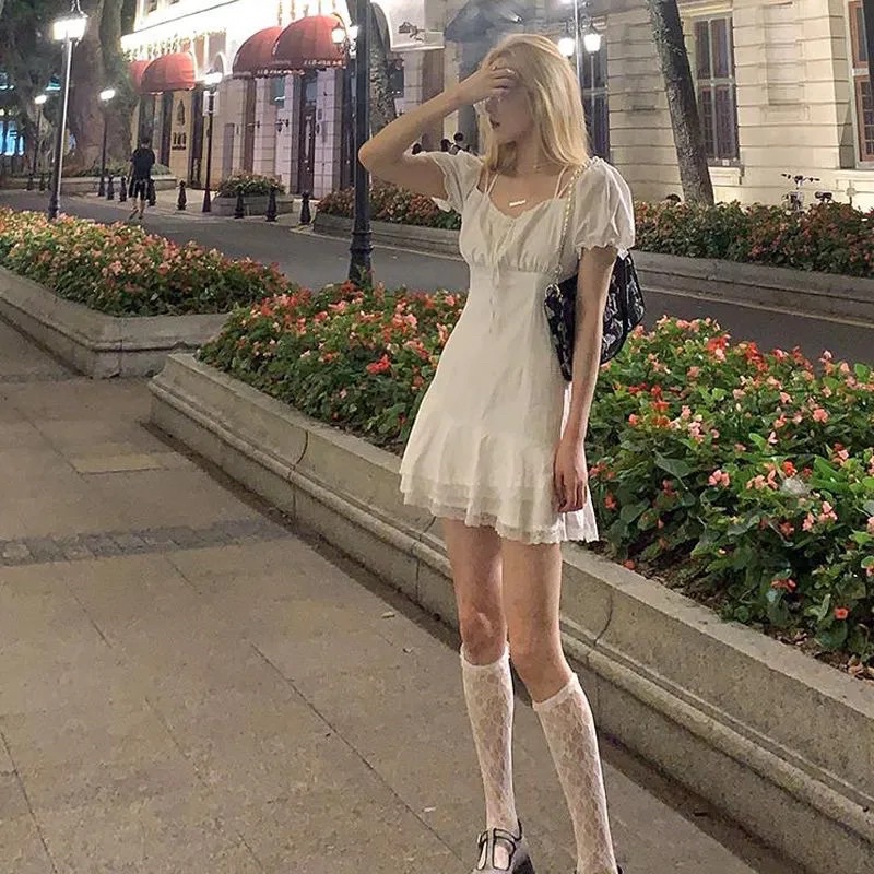 SẴN🎀Váy trễ vai ulzzang hai dây trắng đuôi cá phối ren/ Đầm kiểu tiểu thư xinh xắn năng động cho nữ