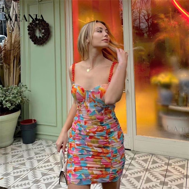 Đầm Hai Dây Họa Tiết Hoa Xinh Xắn Thiết Kế Hở Lưng Quyến Rũ Thời Trang