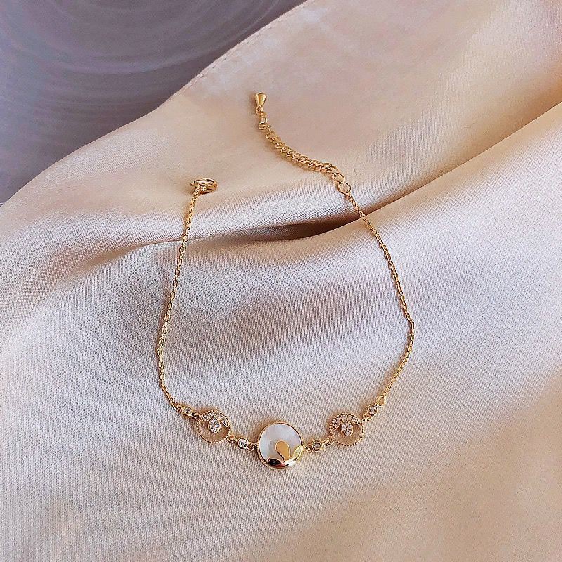 Vòng tay thiết kế tối giản cho bạn gái