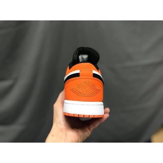 Giày Thể Thao Cam Cổ Thấp