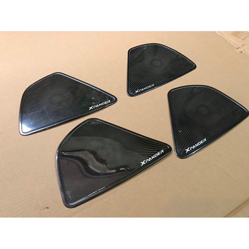 Ốp tapli cánh cửa xe Xpander, màng loa xe Xpander 2018- 2021, 2022, 2023 vân titan cao cấp ( không dùng cho bản Cross)