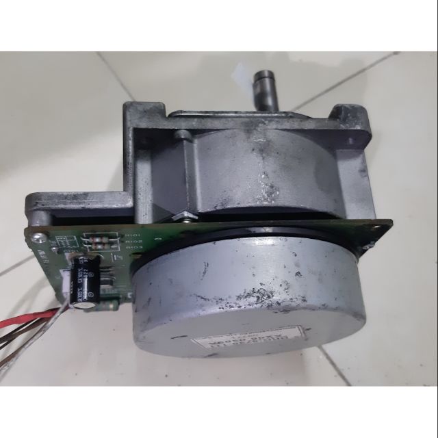 Motor bldc giảm tốc loại to 24v nhông sắt trục 10mm