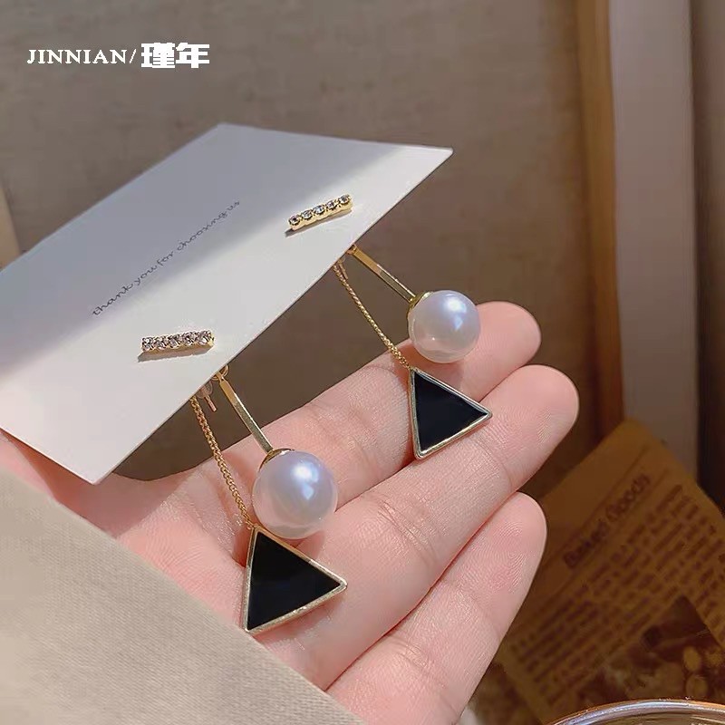 Khuyên đen hạt ngọc