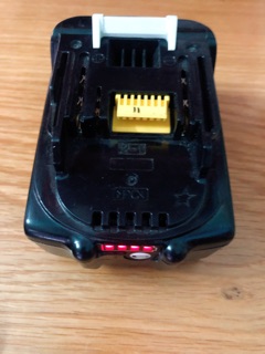 Led báo pin makita 18v