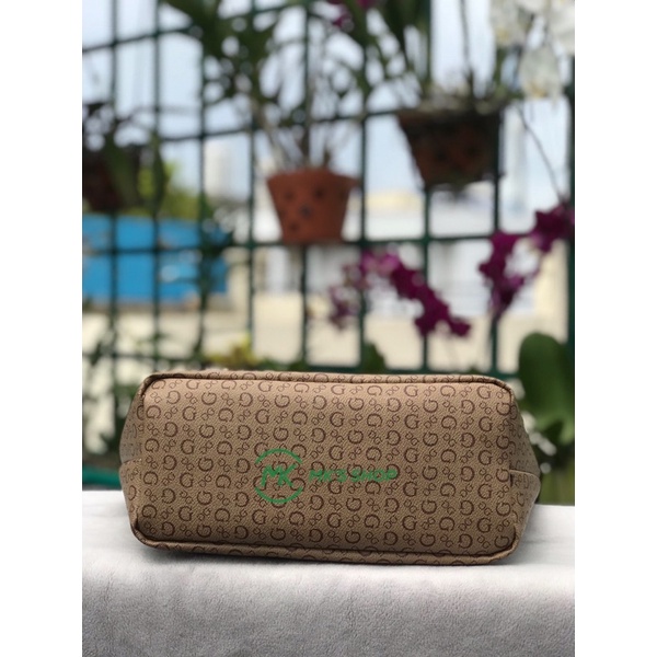 TÚI CẦM TAY GUESS JUNCTION TRAVEL MÀU MOCHA