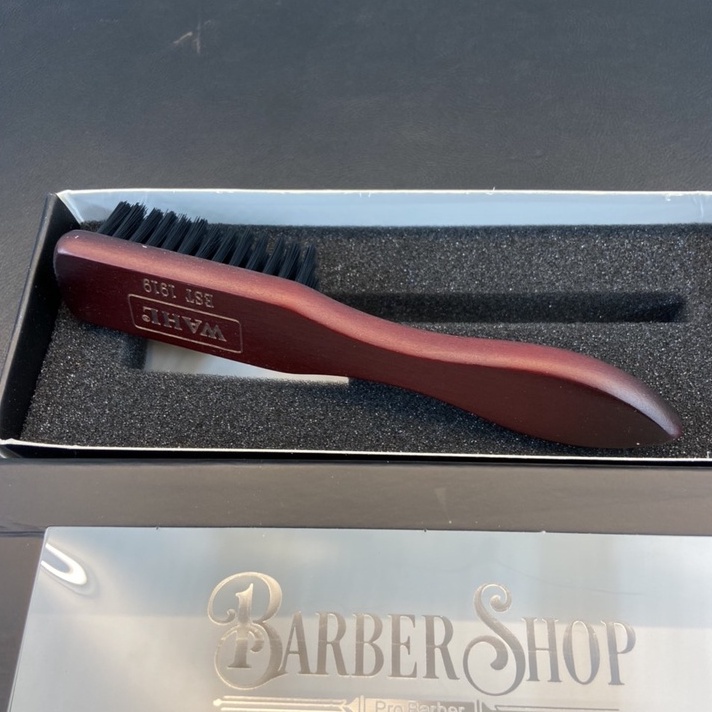 Chổi phủi  tóc Wahl Barbershop cán đỏ