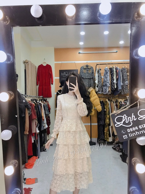 Váy kẻ phối bèo