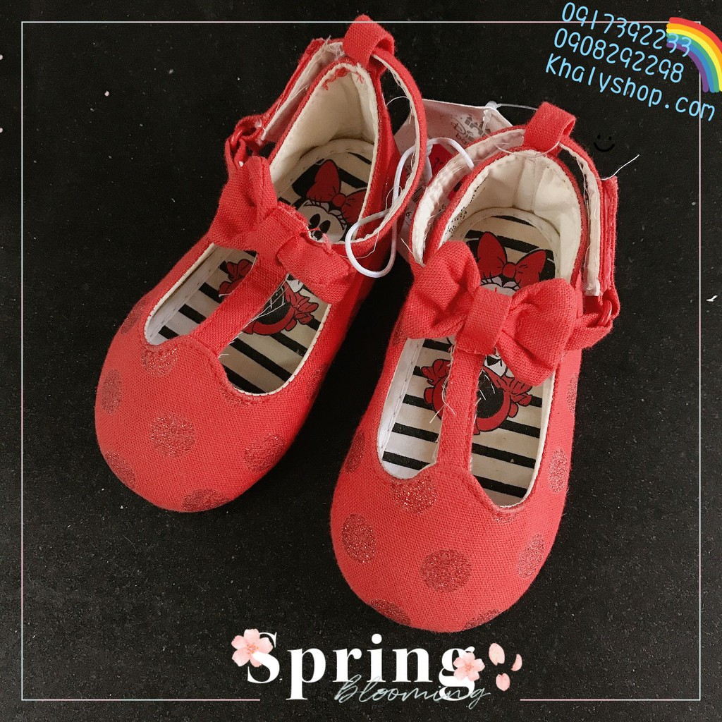 (Sale hàng trưng bày) Giày bít cho bé gái màu đỏ nơ chấm bi kim tuyến, bên trong in hình chuột Minnie siêu xinh size 23