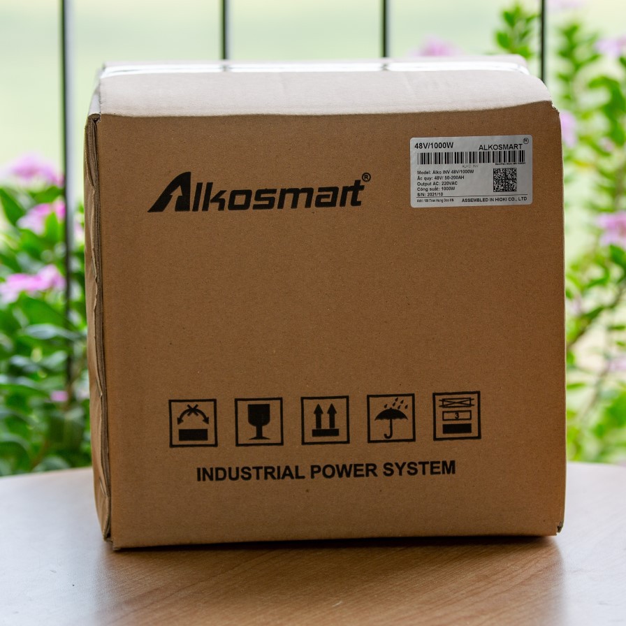 Máy kích chuyển điện bình ắc quy 48V lên 220V kiêm sạc bình tự ngắt, Sóng Sin chuẩn hàng NHẬT BẢN công suất 1.500VA/850W