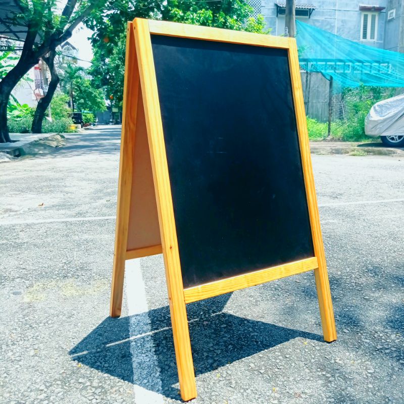 Bảng đen menu khung gỗ tự nhiên 60 x 100 hai mặt