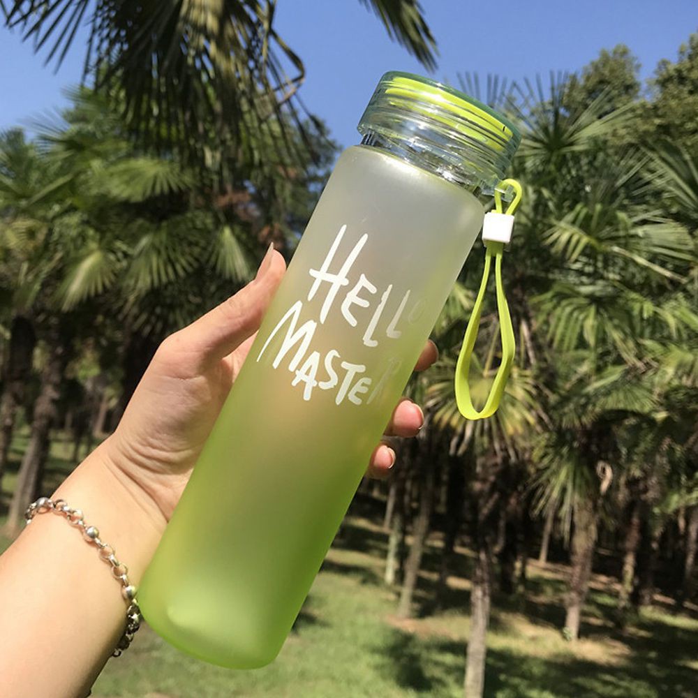 Bình nước thủy tinh Hello Master có quai xách