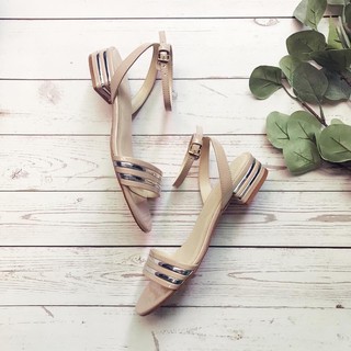Giày sandal nude bóng sọc