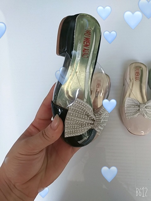 Mẫu sục gót e có đủ 4 màu công chú đi ạ. Đủ sz 21-35 bao đẹp kiểm tra hàng trước khi thanh toán ạ