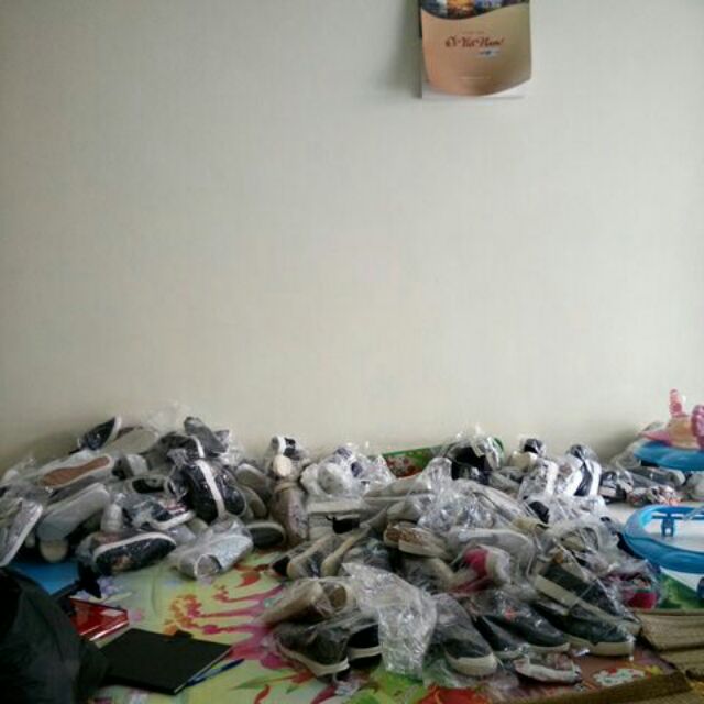 Giày Anh Trần 1 đôi 200k