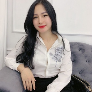 áo sơmi thêu ruy băng hoa hồng ghi