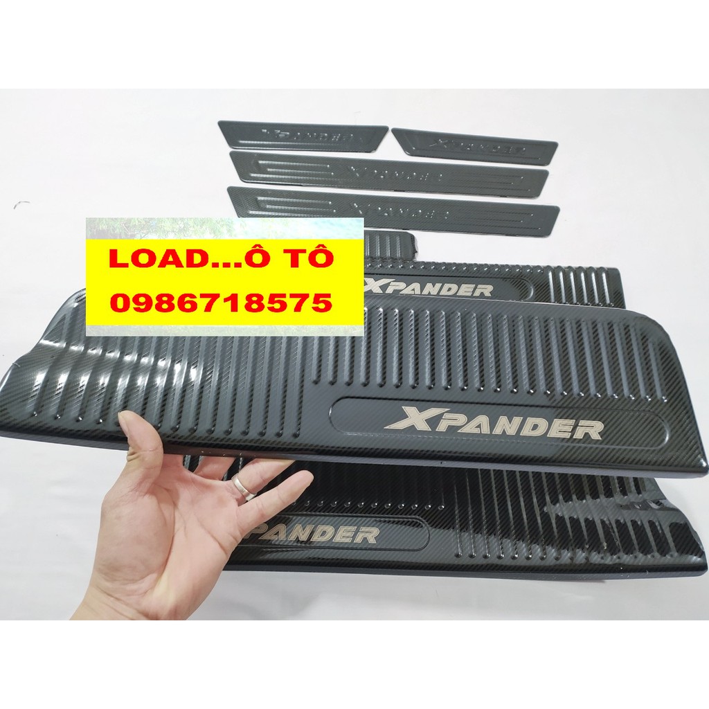 Ốp Bậc Cửa, Nẹp Bước Chân Chân Trong Ngoài Xe Xpander 2022-2018 Mẫu Vân Carbon cao Cấp