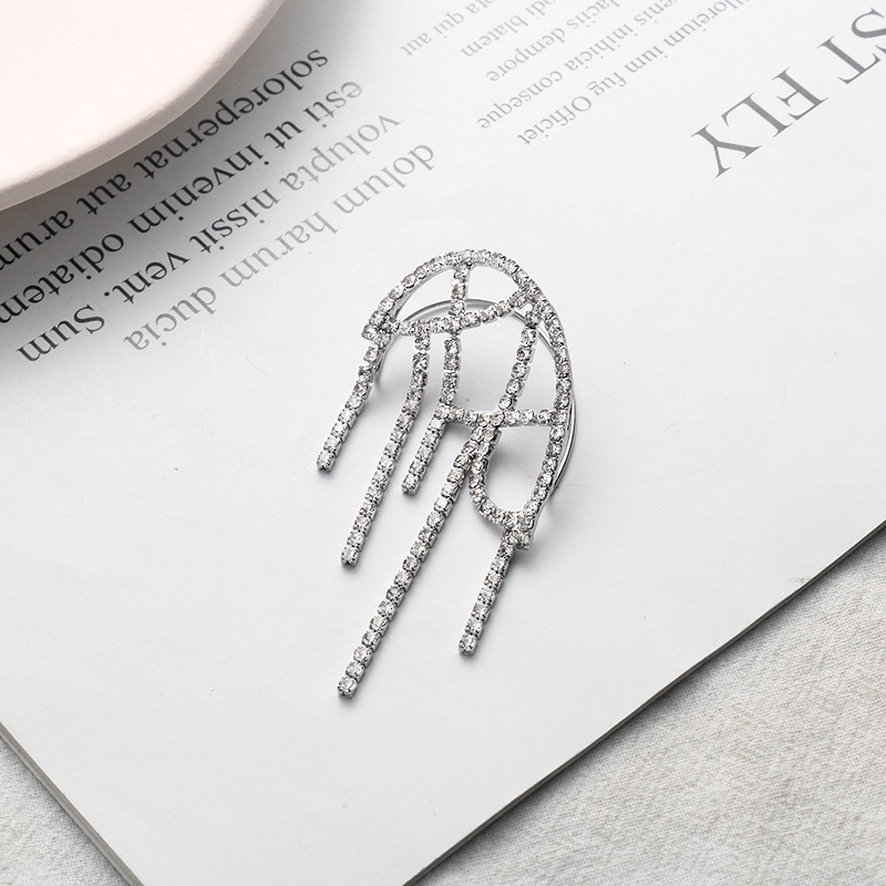 Bông tai tua rua đính đá thời trang phong cách sang trọng