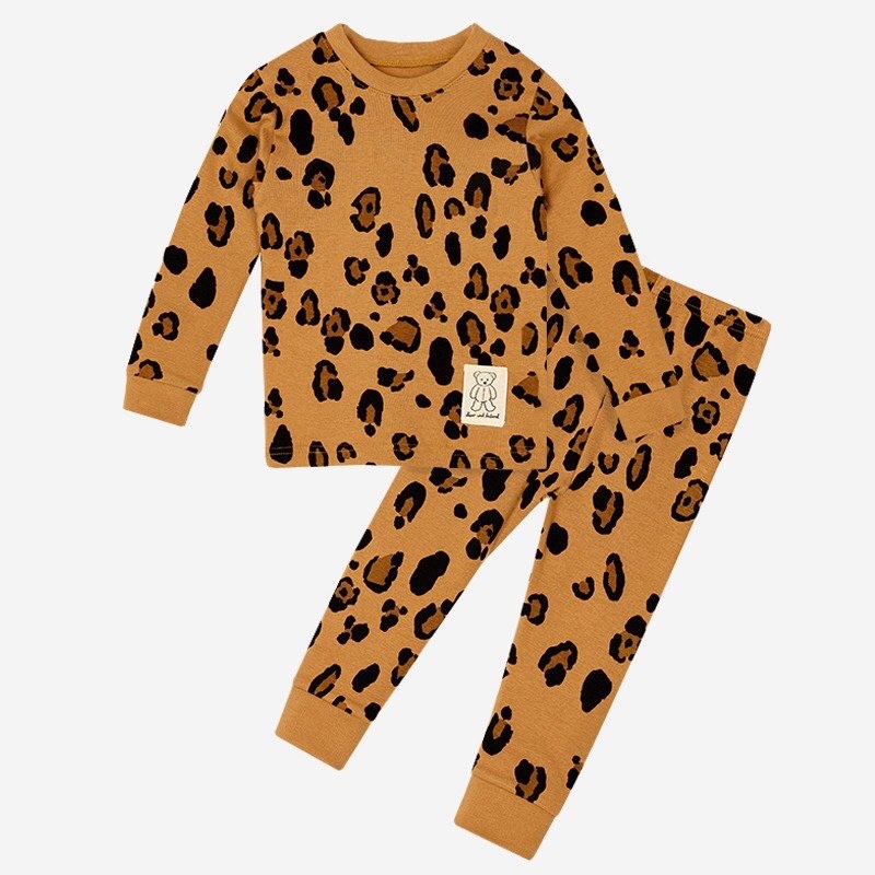 Đồ bộ quần áo dài tay dáng ôm thun cotton mẫu Báo Đốn năm 2022 rất xinh của hãng Unifriend Hàn Quốc mã UND03