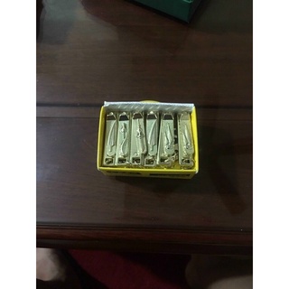 Bấm Móng Tay vàng bé