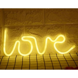 Đèn LED Neon chữ LOVE dùng để trang trí nội thất
