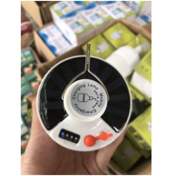 Đèn tích điện năng lượng mặt trời công suất 100W -5 chế độ sáng-có điều khiển từ xa tiện dụng