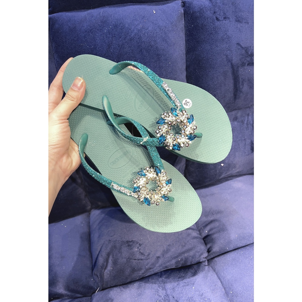 DÉP HAVAI XANH ĐẾ VUÔNG KÈM CHARM