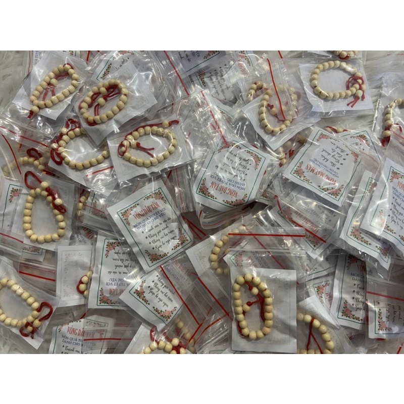 Vòng dâu tằm cho bé giúp bé tránh gió,tránh tà,thay làm trang sức,phù hợp với trẻ sơ sinh đến 2 tuổi