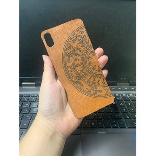 Dán da lưng Táo phone Xs, Max khắc hình trống đồng các màu