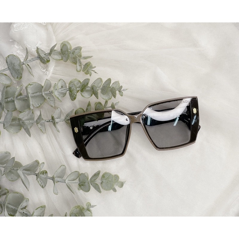 Kính Mát Nữ 2hand