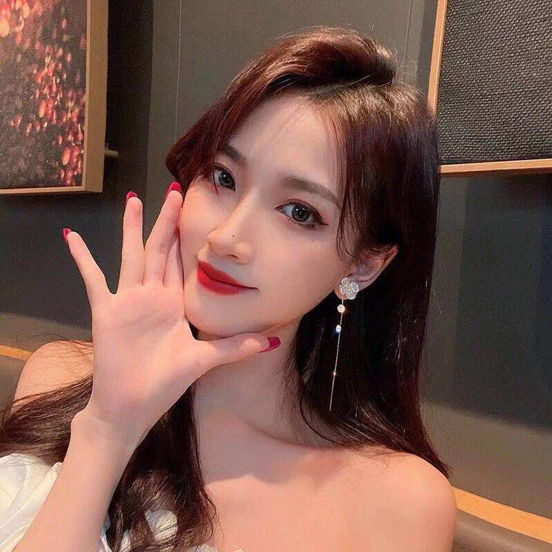 Bông Tai Dáng Dài Bằng Sợi Tổng Hợp Phối Tua Rua Hình Hoa Phong Cách Hàn Quốc Thanh Lịch Thời Trang Cho Nữ