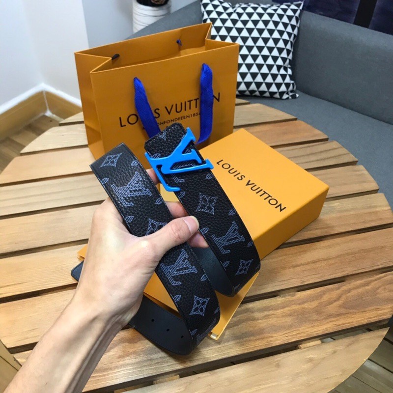 thắt lưng da hai mặt in logo khoá thương hiệu louis vuitton LV