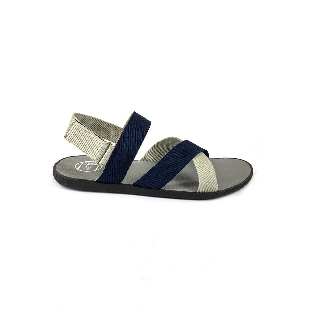 Giày sandal quai chéo phối màu trẻ trung Evest A244