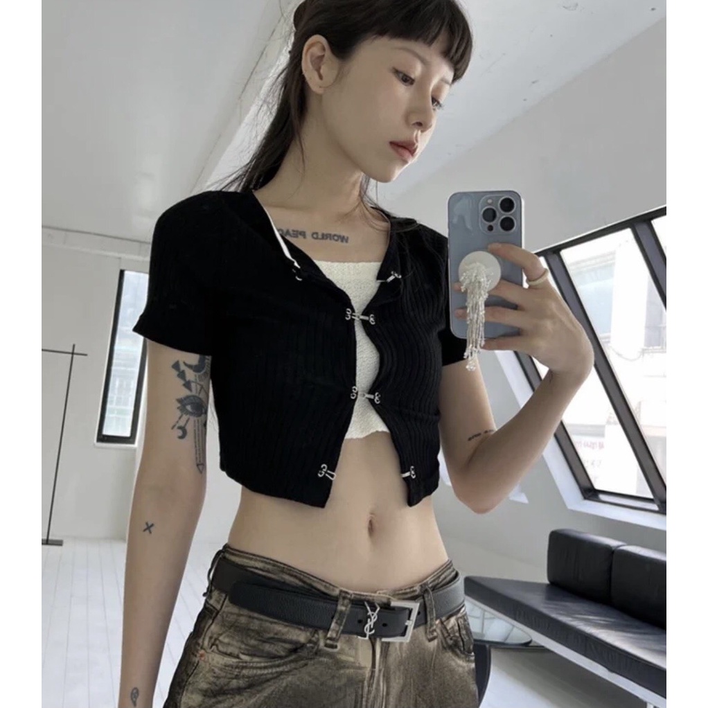 ÁO CROPTOP CÀI KHUY PHONG CÁCH HÀN QUỐC SIÊU NGẦU