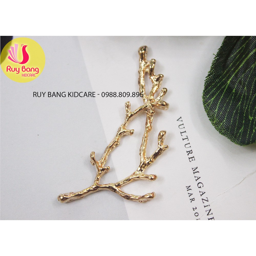 Cành lá kim loại, center đá đính hoa vải handmade