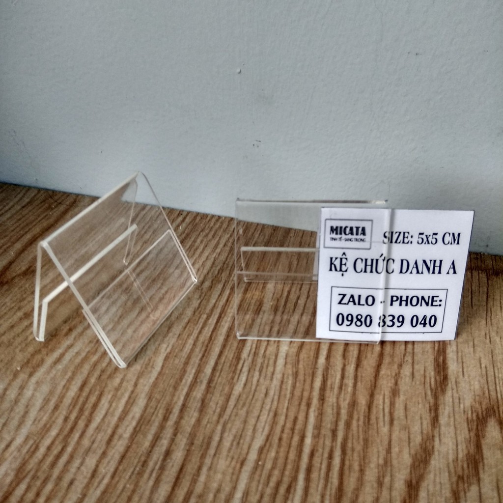 KỆ CHỨC DANH CHỮ A MICA 5X10 CM 2