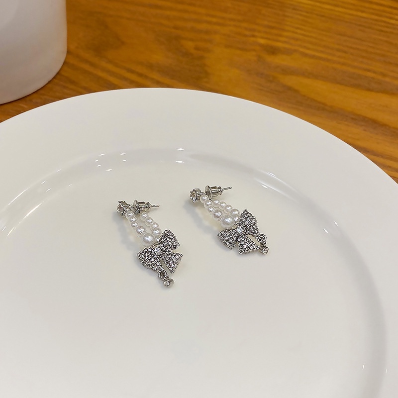 Đôi Bông Tai Hình Chiếc Nơ Đính Ngọc Trai Thời Trang Cho Nữ