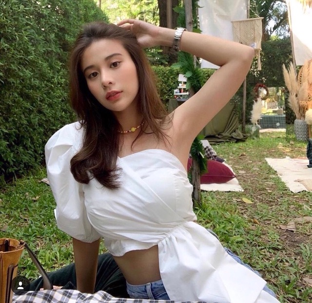 Áo Crop Lệch Vai Kiểu Thái Thần Thánh Siêu Đẹp