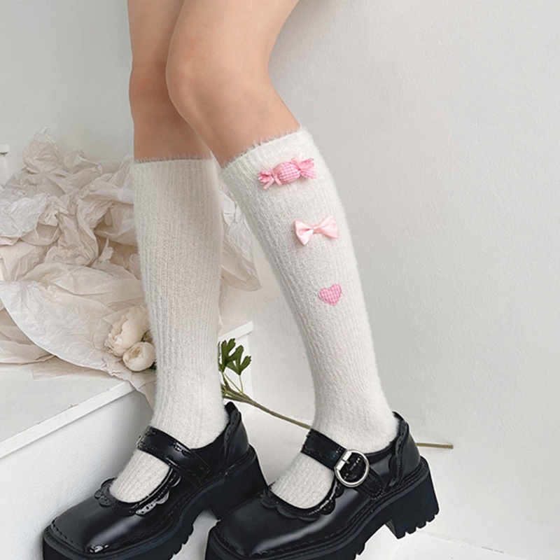 Tất Lông Xù Dài Qua Gối Hình Trái Dâu Tây Đáng Yêu Dành Cho Nữ