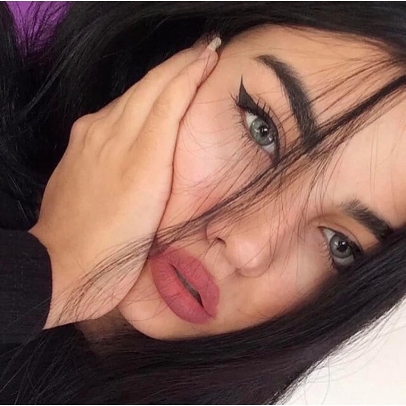 𝐂𝐡𝐢̀ 𝐤𝐞̉ 𝐯𝐢𝐞̂̀𝐧 𝐦𝐨̂𝐢 Estee Lauder  màu 18