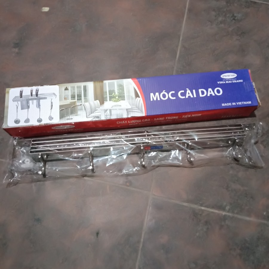 MÓC CÀI DAO,THÓT,TREO TƯỜNG DÀI 47 CM ,5 MÓC TREO 4 RÃNH CÀI