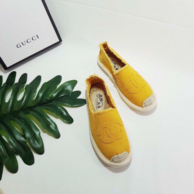 Giày slip on nữ đế cói